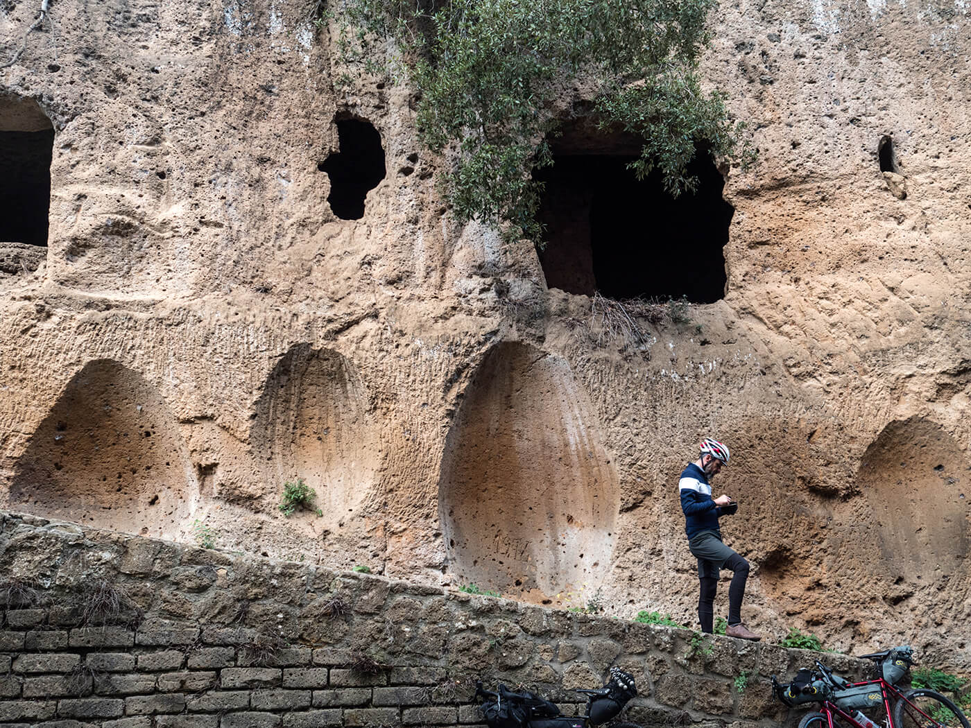 Tufo sulla via clodia